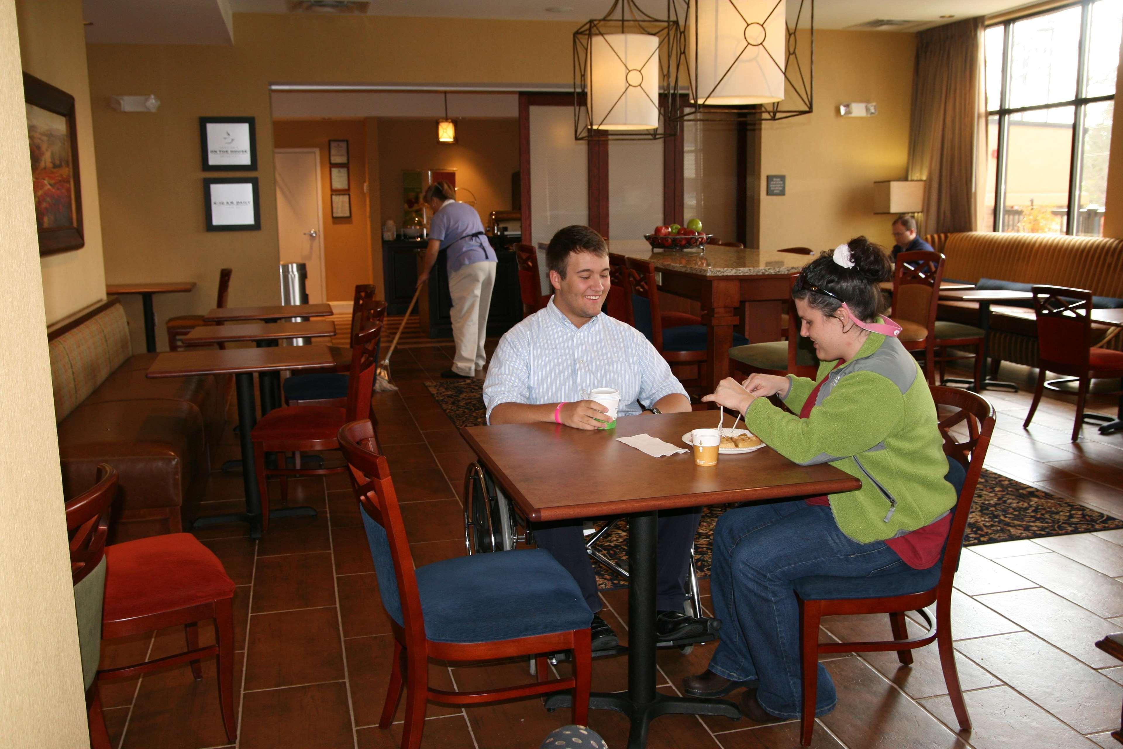 Hampton Inn Jackson-College Avenue Nhà hàng bức ảnh
