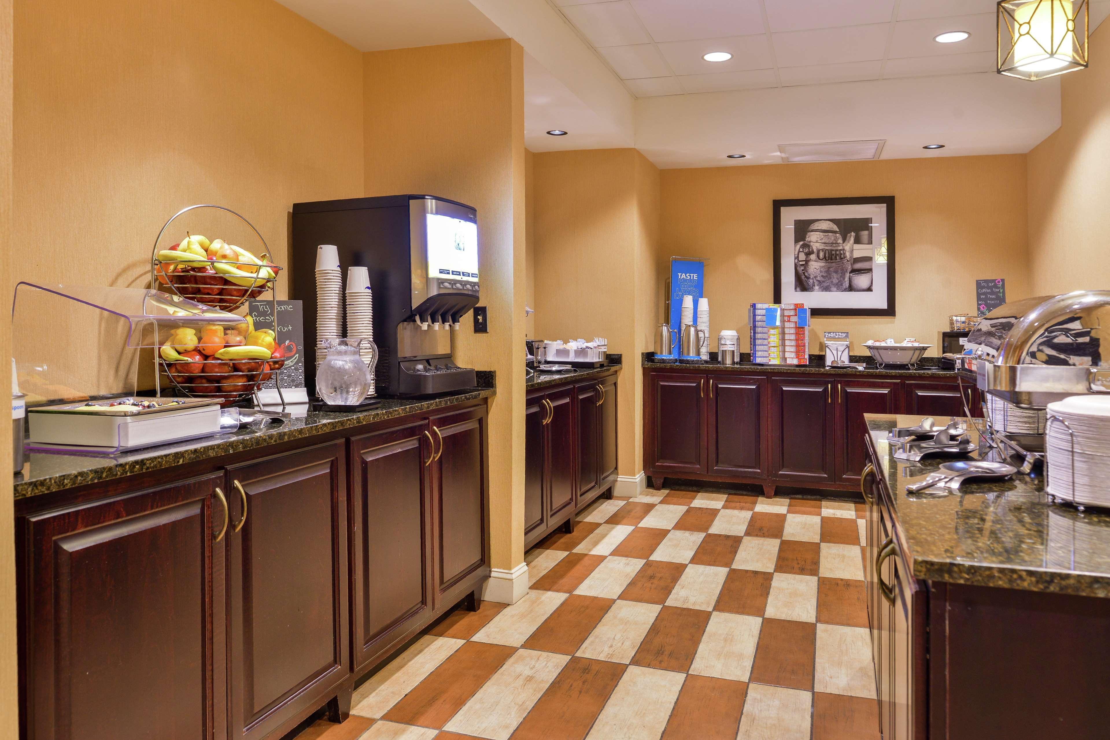 Hampton Inn Jackson-College Avenue Ngoại thất bức ảnh