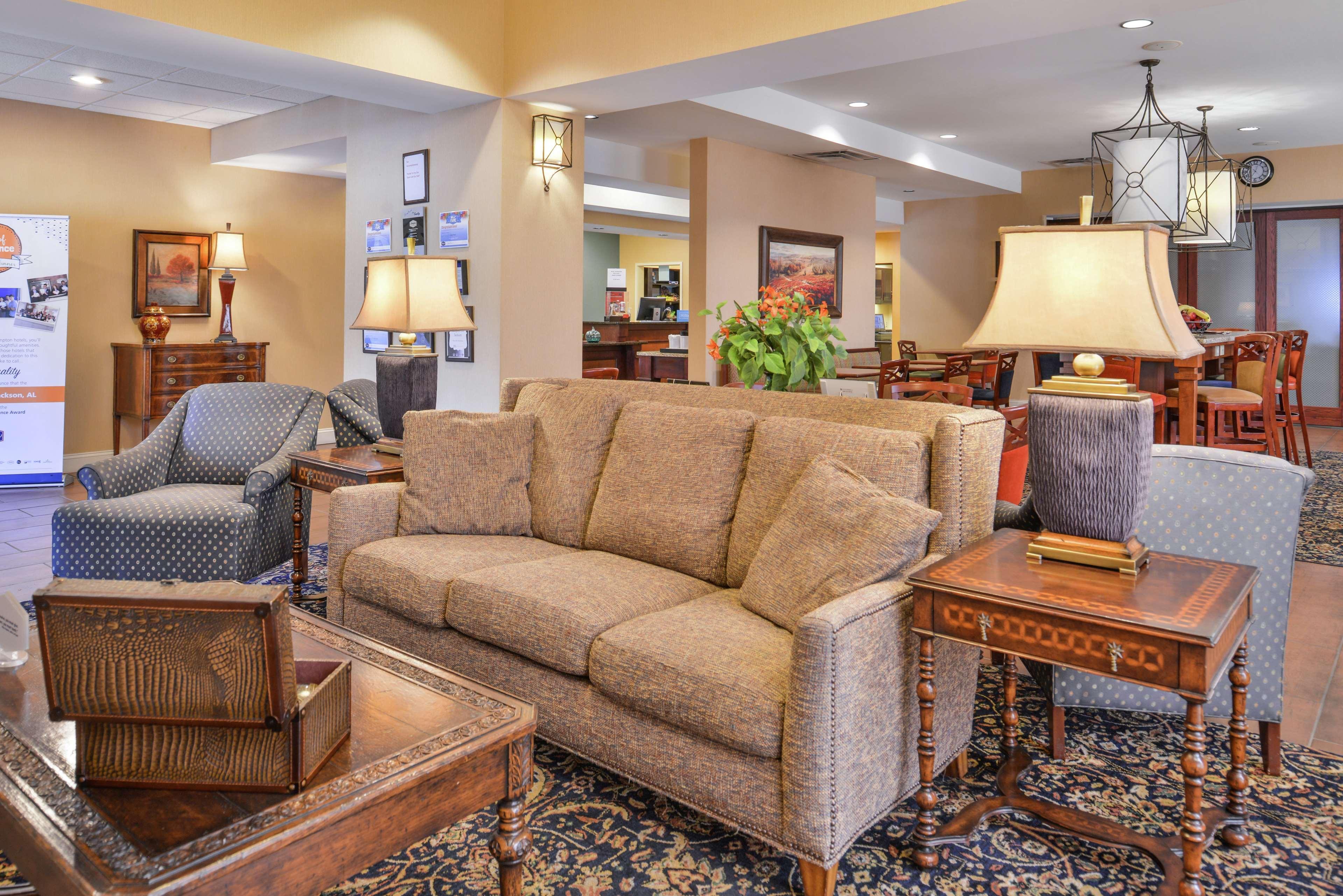 Hampton Inn Jackson-College Avenue Ngoại thất bức ảnh