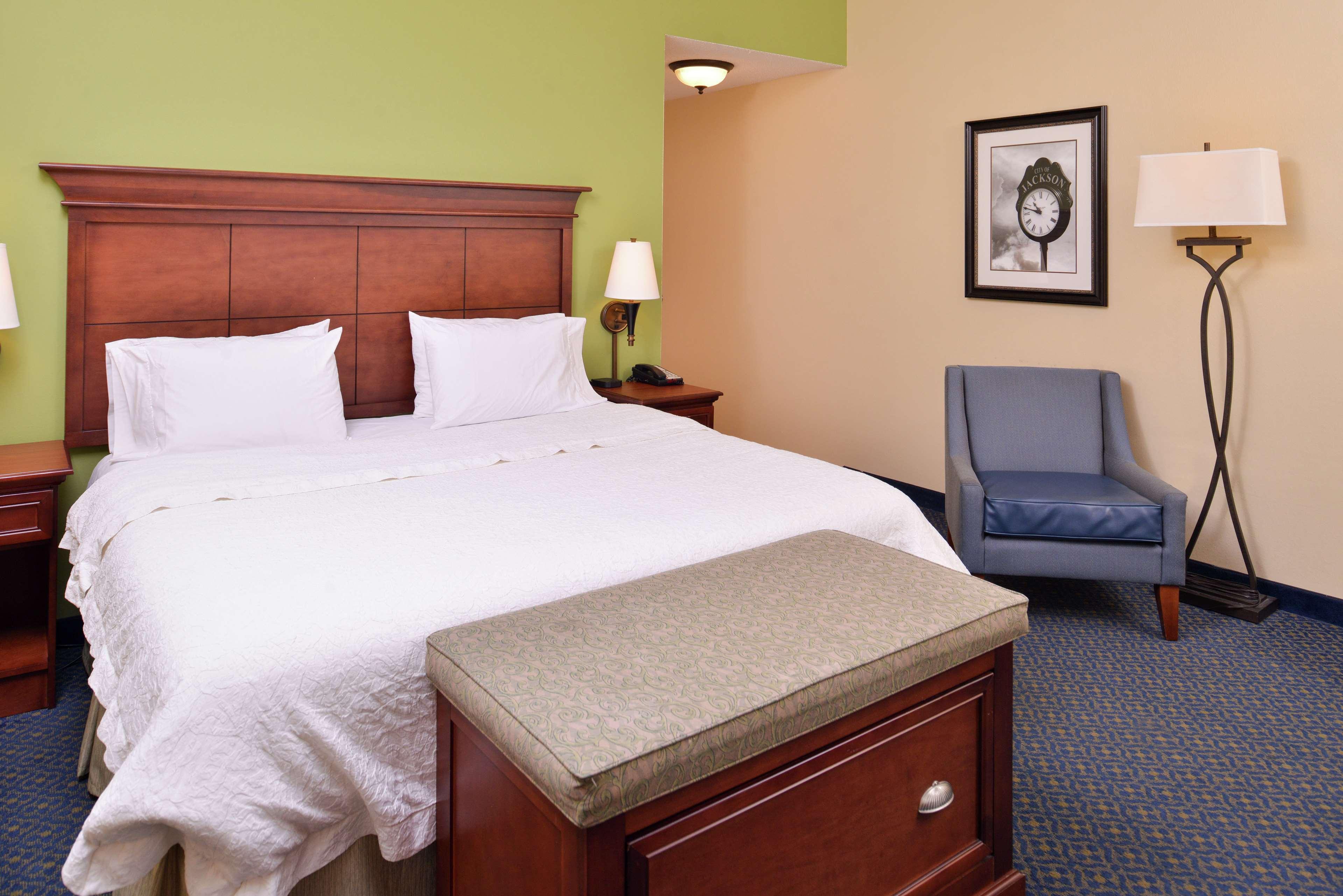 Hampton Inn Jackson-College Avenue Ngoại thất bức ảnh