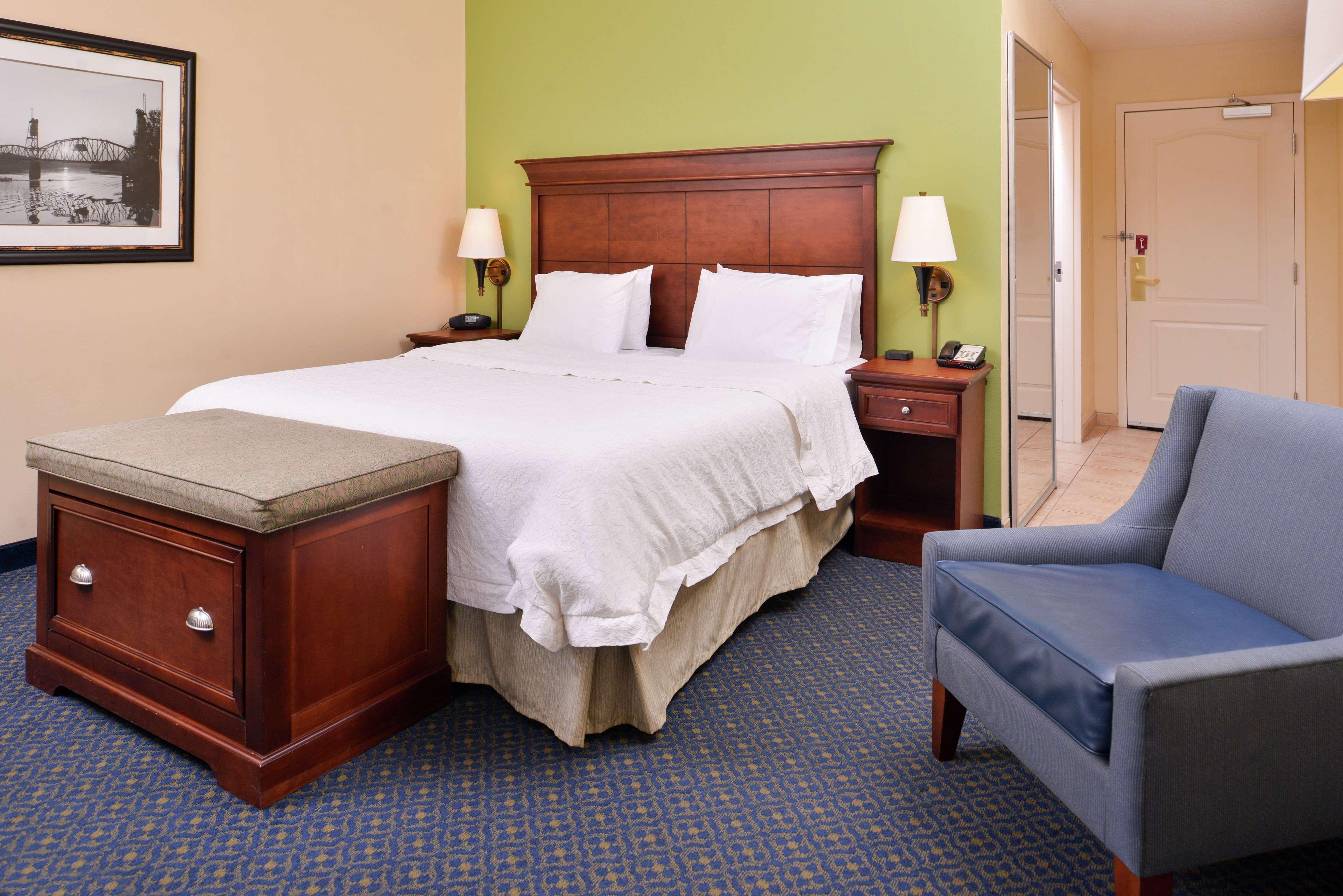 Hampton Inn Jackson-College Avenue Ngoại thất bức ảnh