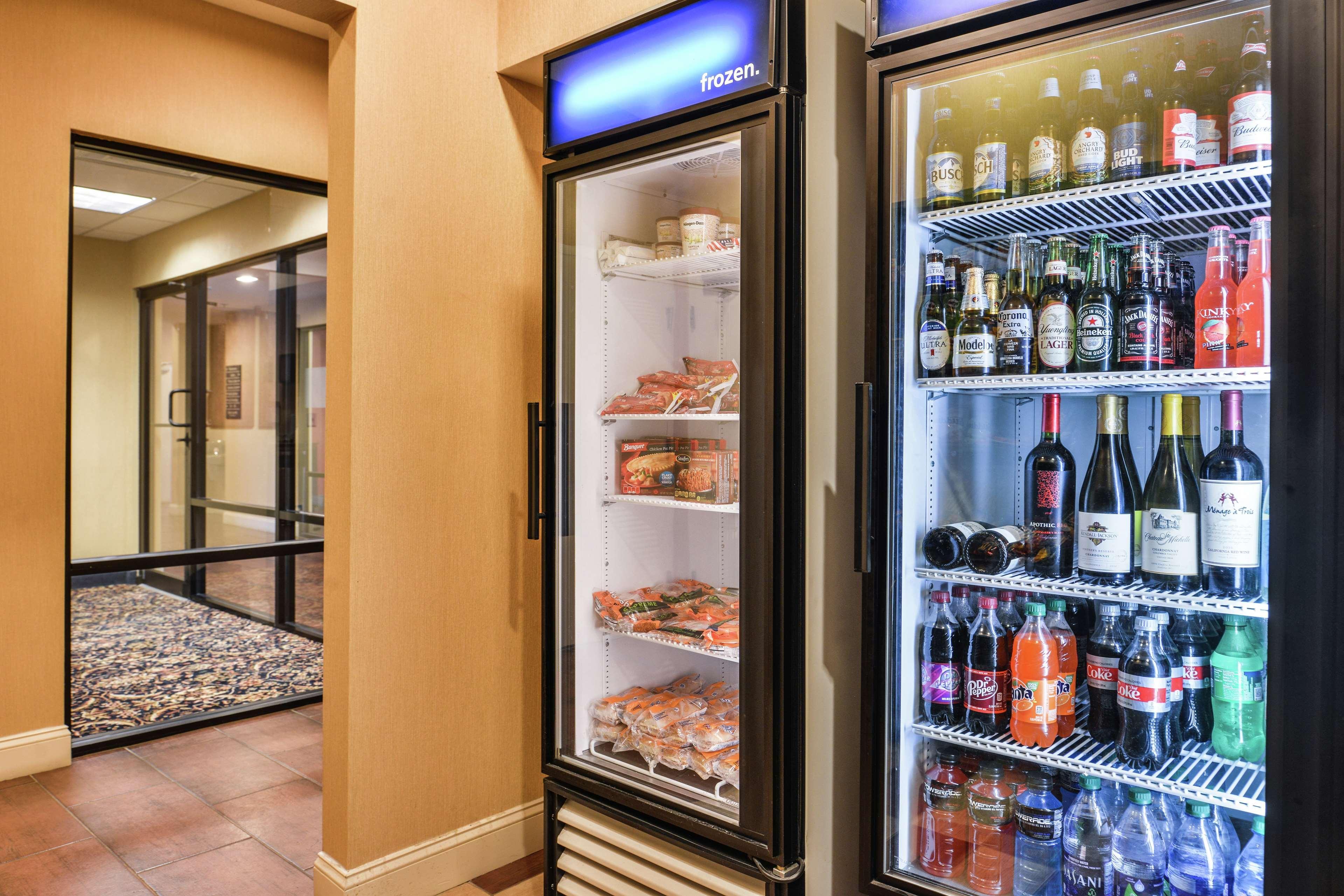 Hampton Inn Jackson-College Avenue Ngoại thất bức ảnh