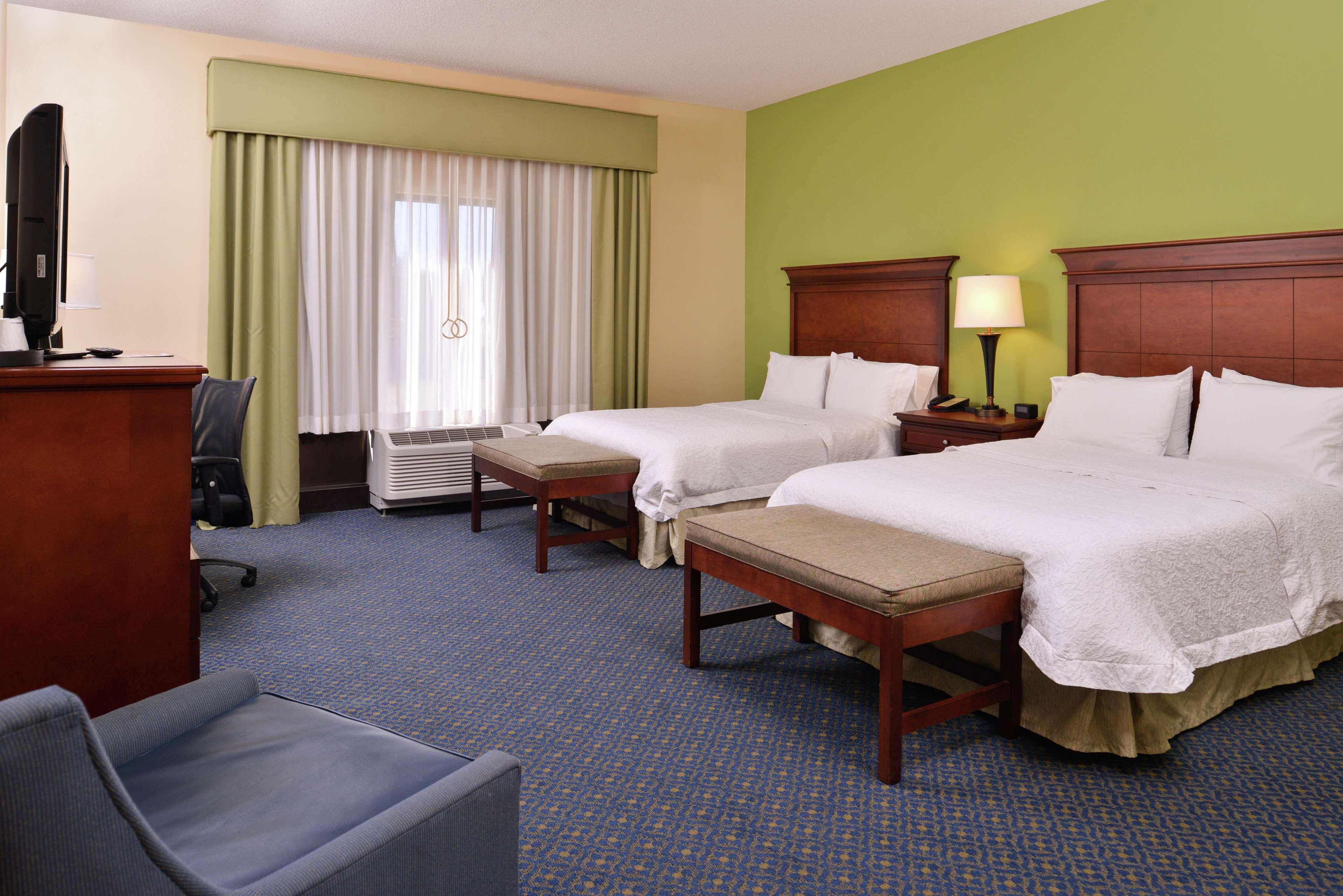 Hampton Inn Jackson-College Avenue Ngoại thất bức ảnh