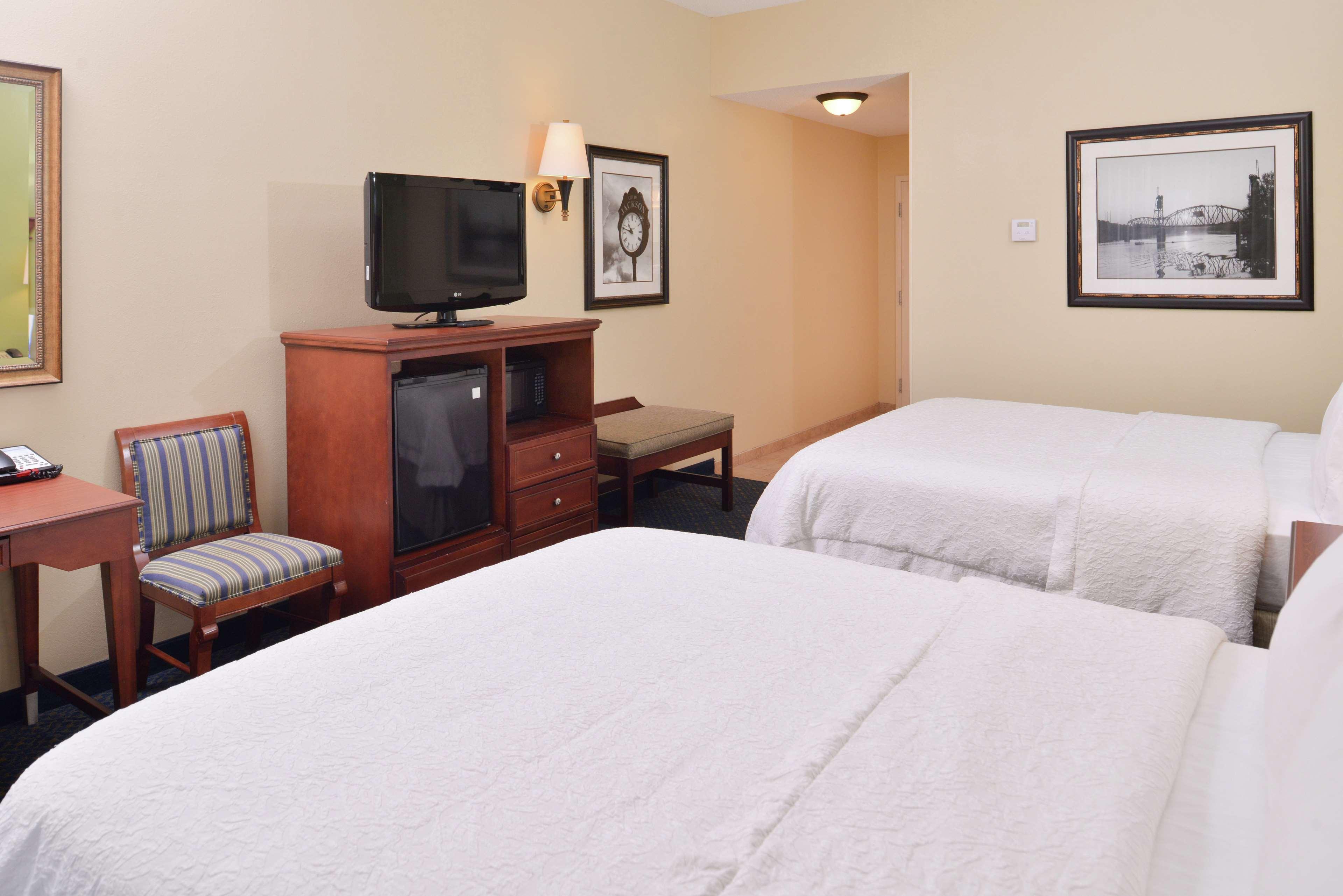Hampton Inn Jackson-College Avenue Ngoại thất bức ảnh