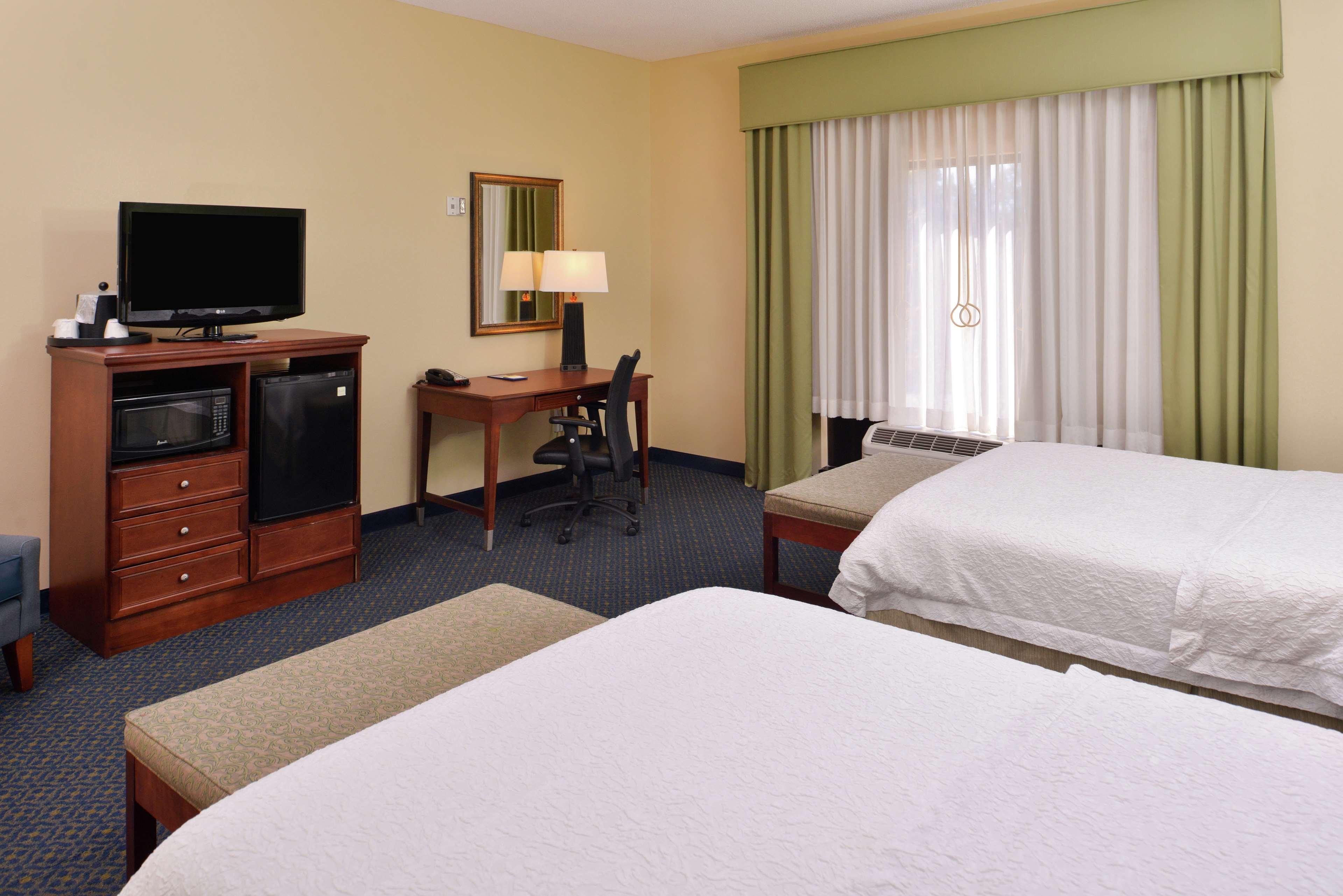 Hampton Inn Jackson-College Avenue Ngoại thất bức ảnh
