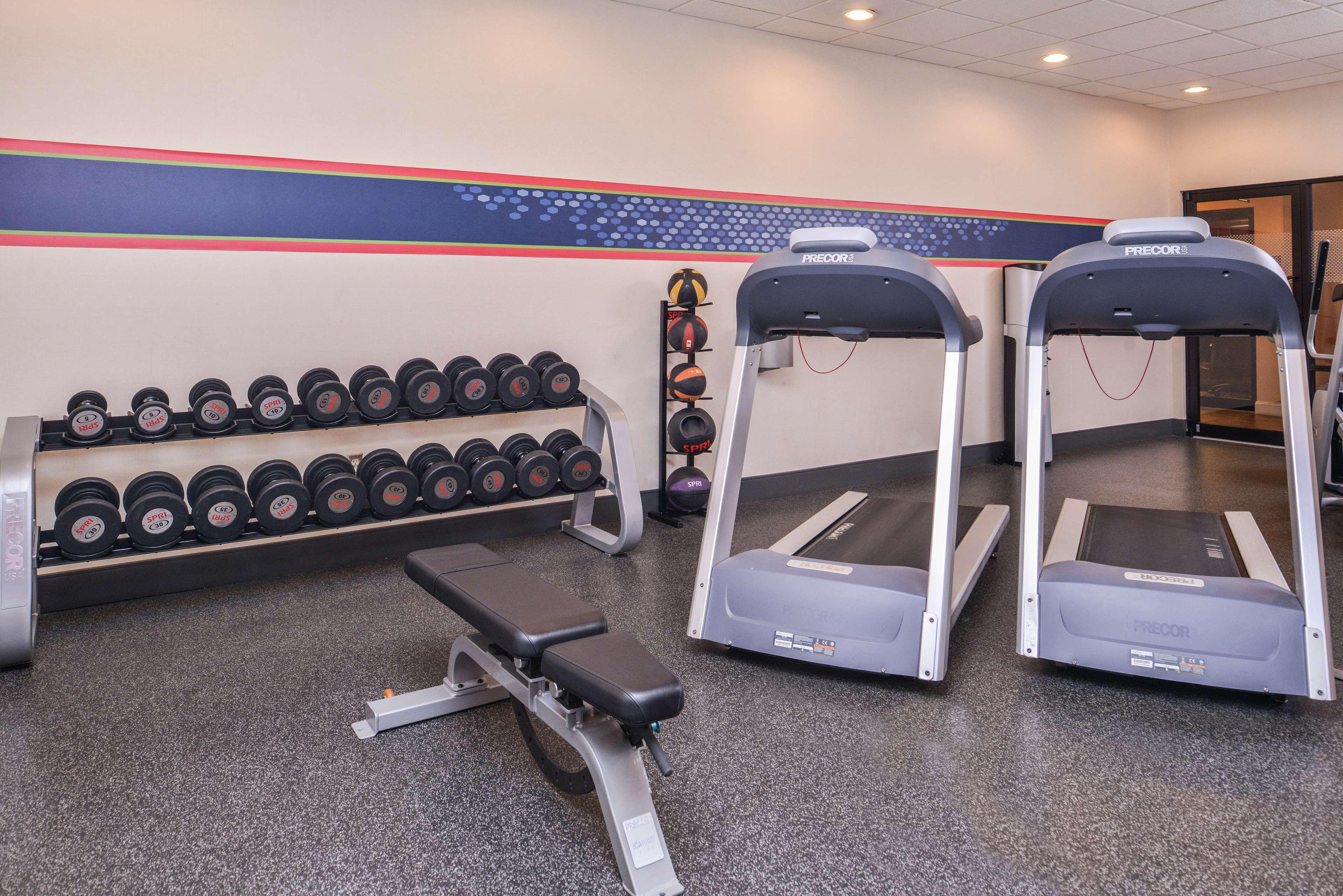 Hampton Inn Jackson-College Avenue Ngoại thất bức ảnh