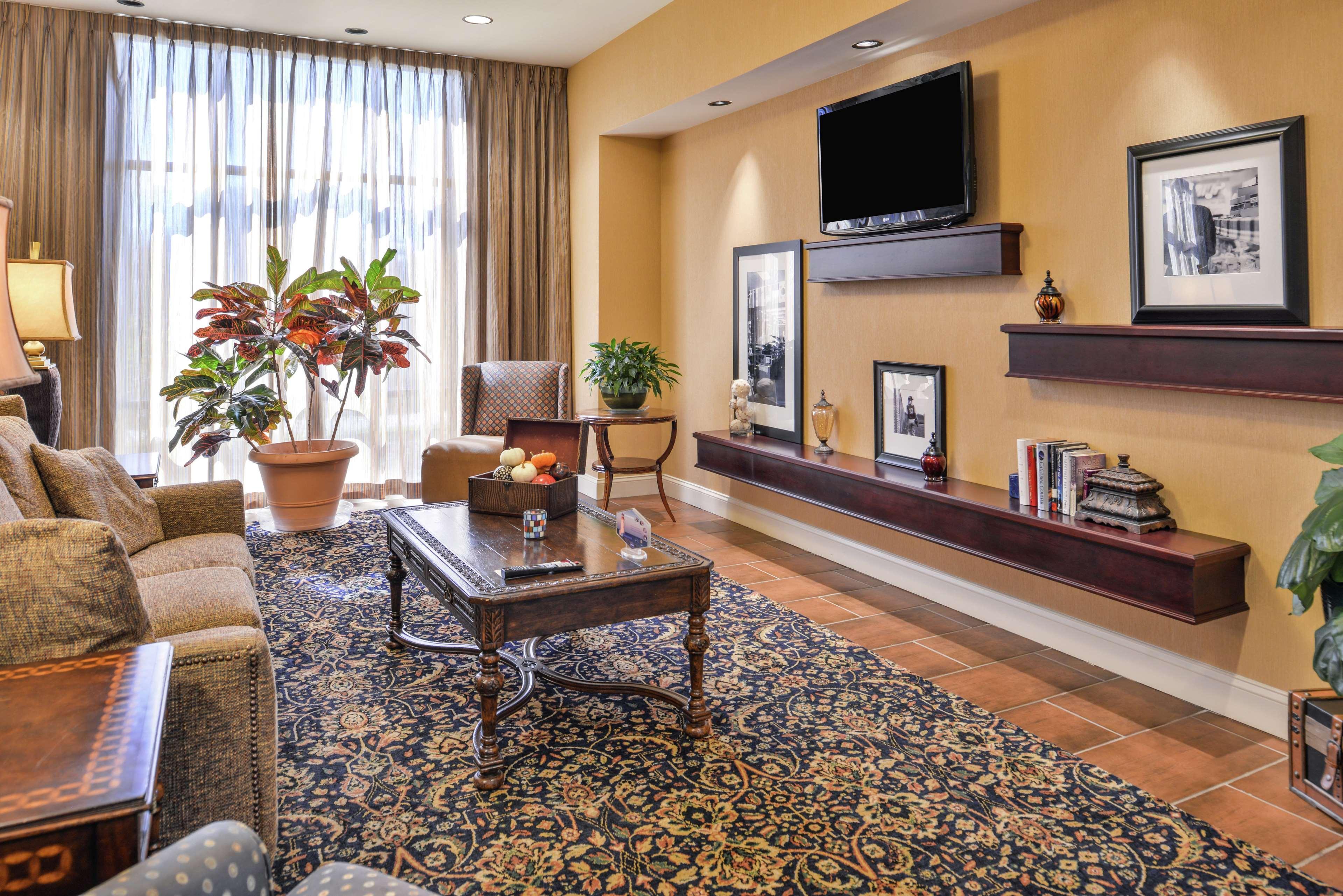 Hampton Inn Jackson-College Avenue Ngoại thất bức ảnh