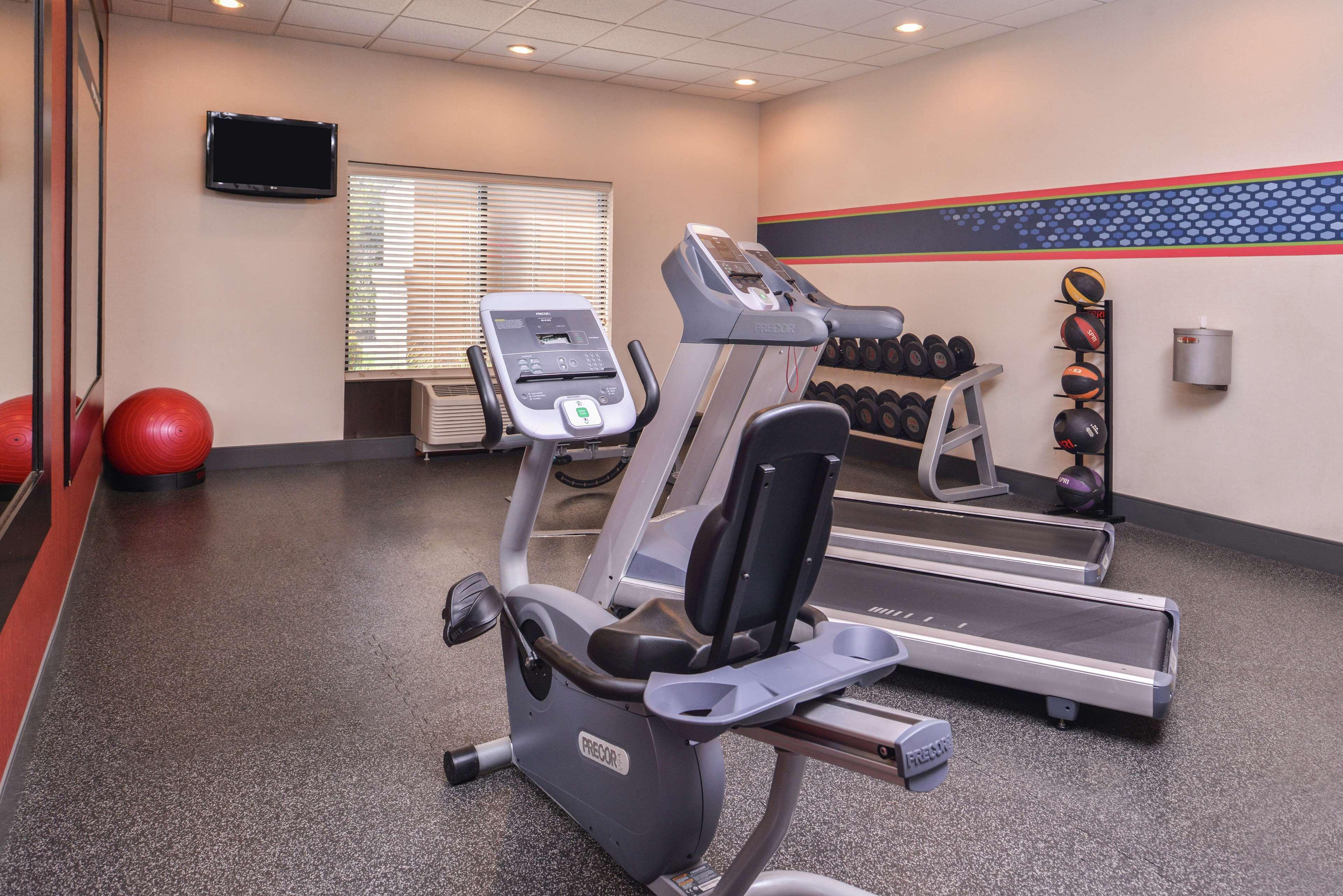 Hampton Inn Jackson-College Avenue Ngoại thất bức ảnh