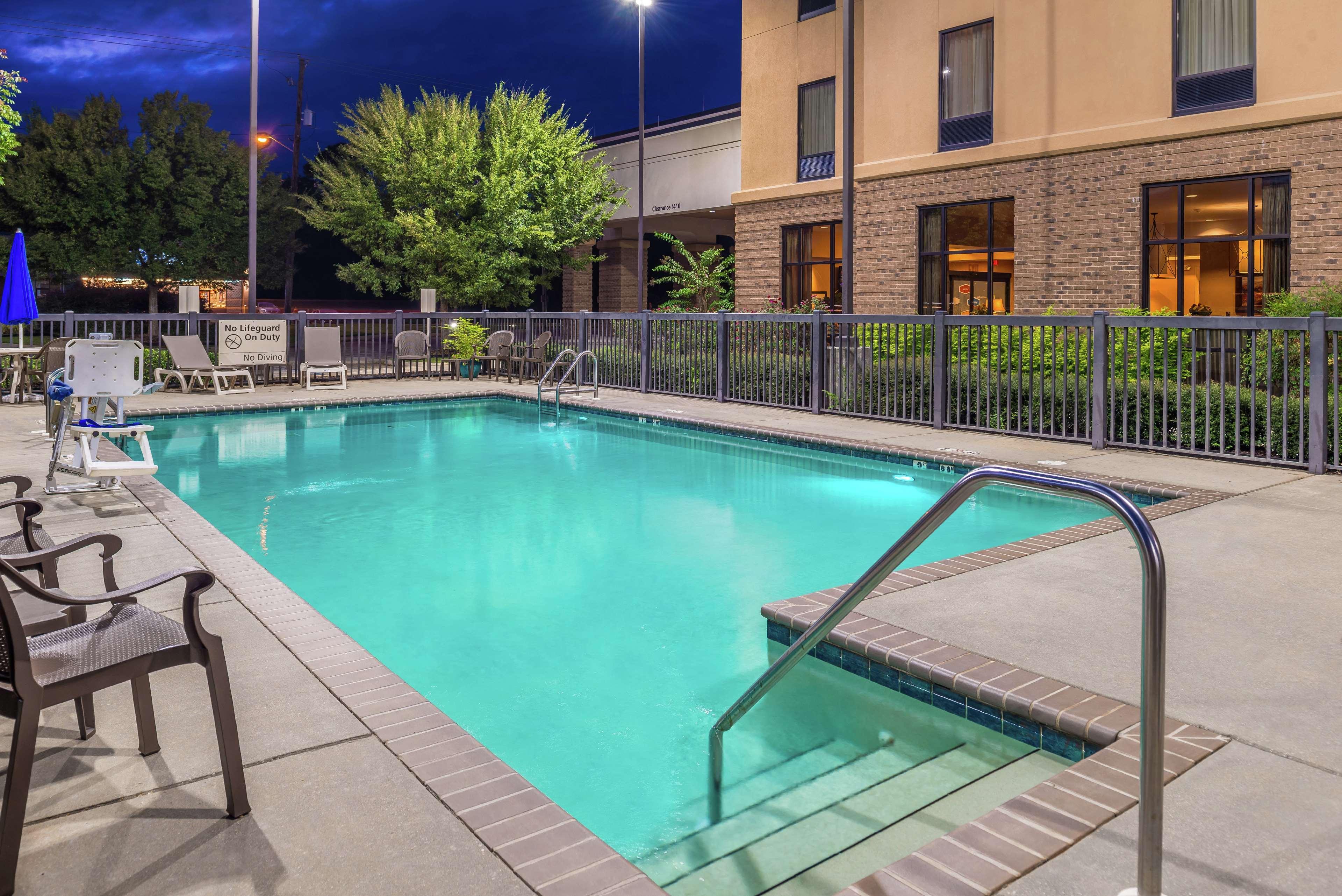 Hampton Inn Jackson-College Avenue Ngoại thất bức ảnh
